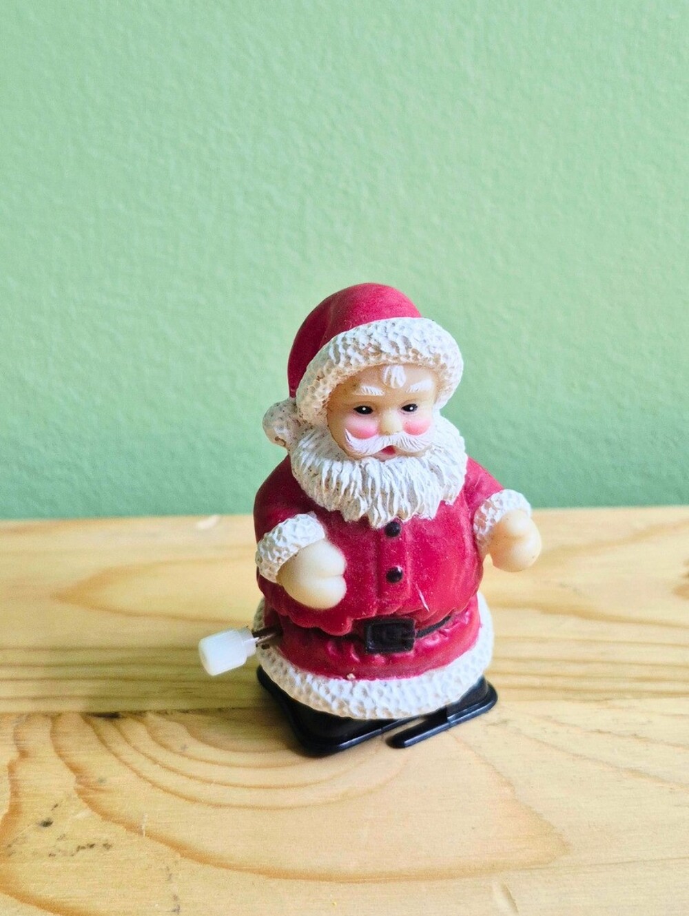 Vintage 1970s Wind-Up Walking Santa Claus Toy - Retro Christmas Decor
